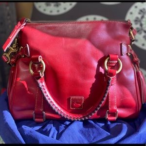 🔥Dooney Bourke Red small Florentine satchel🔥